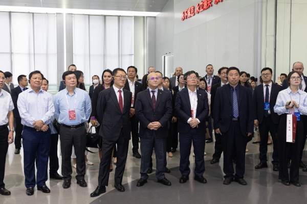 友城搭桥 发展共赢丨以高端装备为媒，山东重工与47国友人共绘全球合作新蓝图